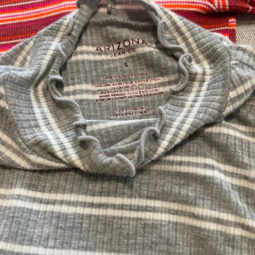 Shirt bundle - Picture 4 of 4